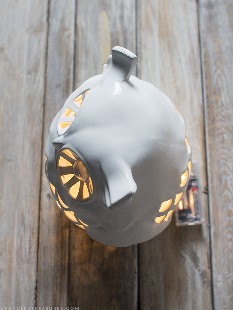 See how easy it is to create this DIY Upcycled Owl Nightlight using battery operated string lights! MountainModernLife.com