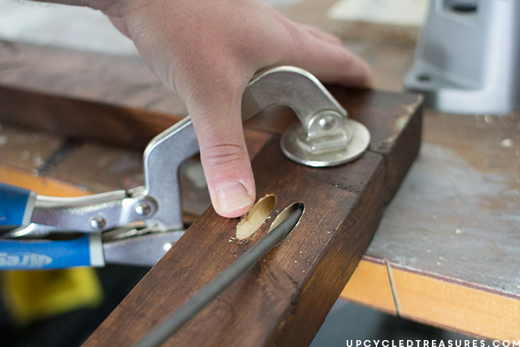 making-wood-frame-with-kreg-jig-for-painting-upcycledtreasures