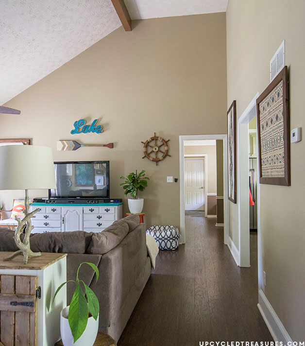 eclectic-modern-rustic-family-room-upcycledtreasures