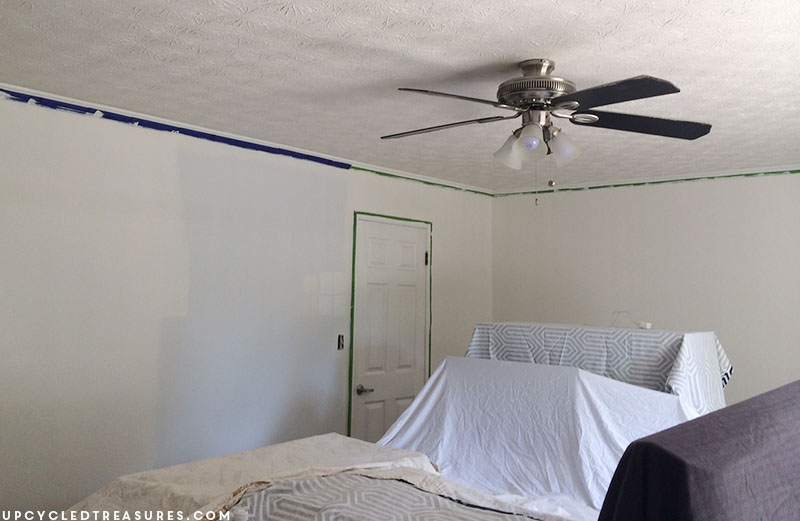 Thinking about painting your walls white? Save time and money by checking out these tips for picking out the perfect white paint! MountainModernLife.com