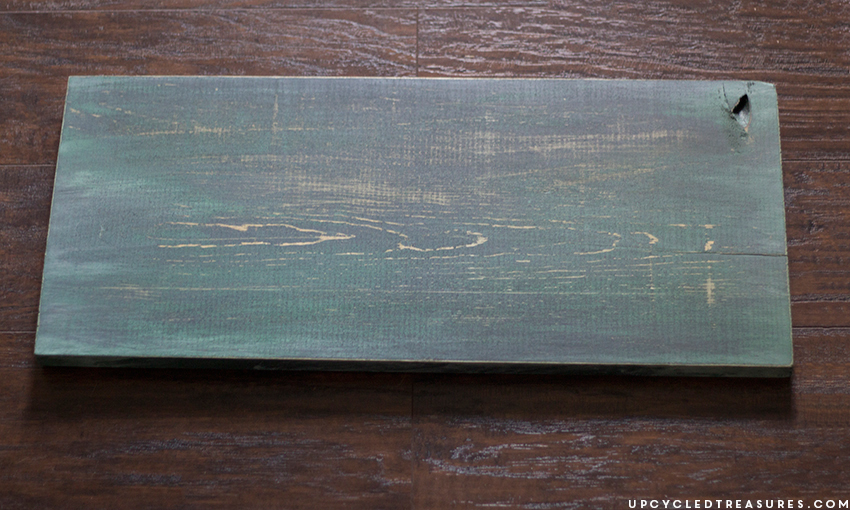 painted-and-distressed-scrap-wood-for-diy-sign-upcycledtreasures