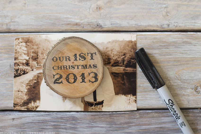 See how easy it is to create these rustic cabin Inspired Christmas ornaments from wood slices! mountainmodernlife.com