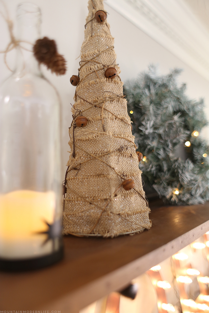 Come see how we created a cozy vibe for the holidays with our dining room Christmas decor! MountainModernLife.com