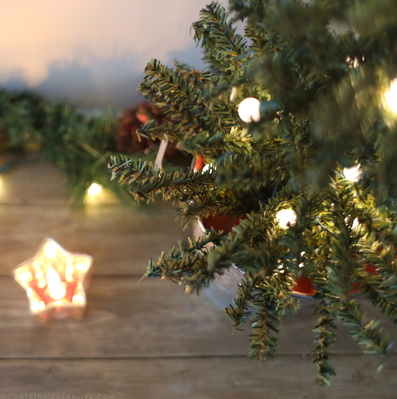 Come see how we created a cozy vibe for the holidays with our dining room Christmas decor! MountainModernLife.com