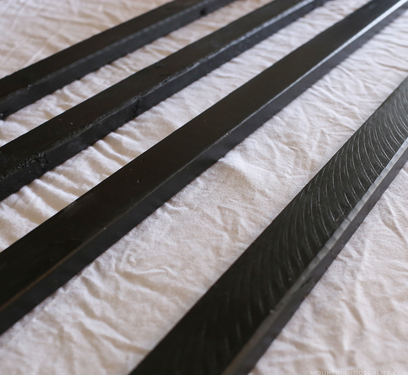 Create a family established Farm Fresh Christmas Trees sign that you can enjoy during the holidays! MountainModernLife.com