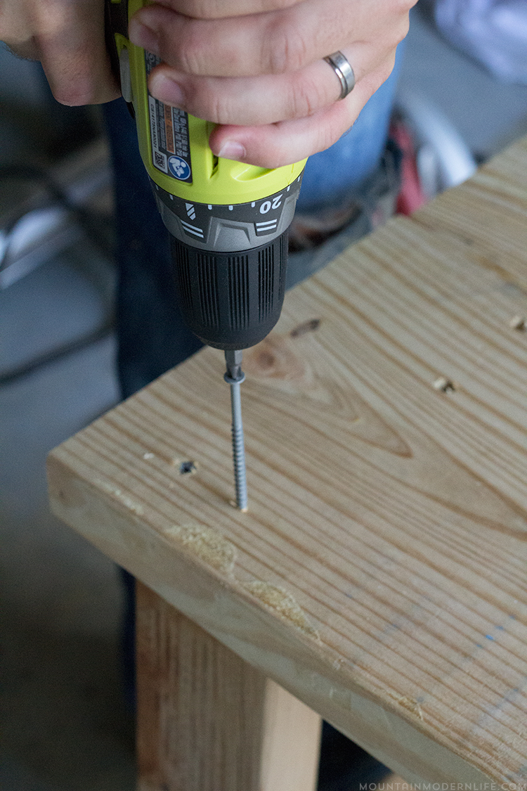 diy-simple-rustic-bench-with-leftover-wood-4-mountainmodernlife.com