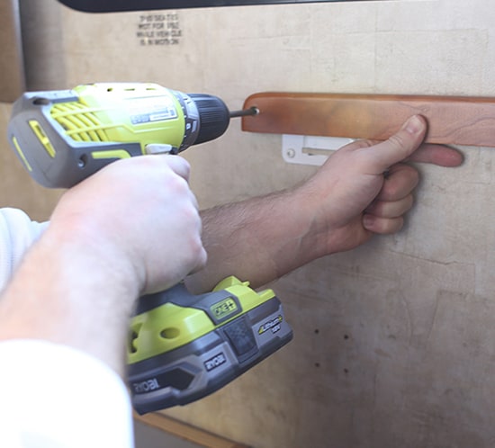 how-to-remove-the-dinette-booth-from-RV-mountainmodernlife.com-550x498