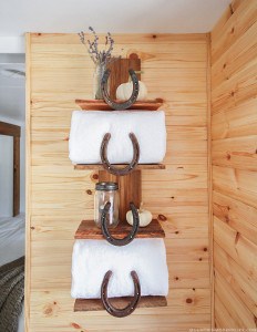 diy shelf with horseshoes
