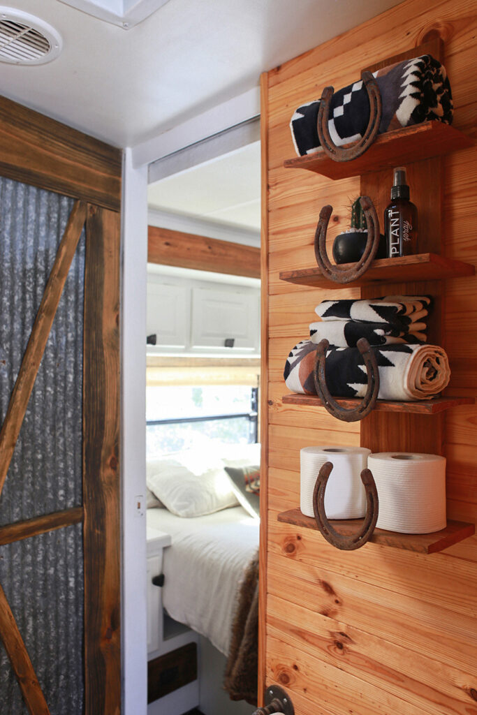 diy rustic horseshoe bathroom shelf