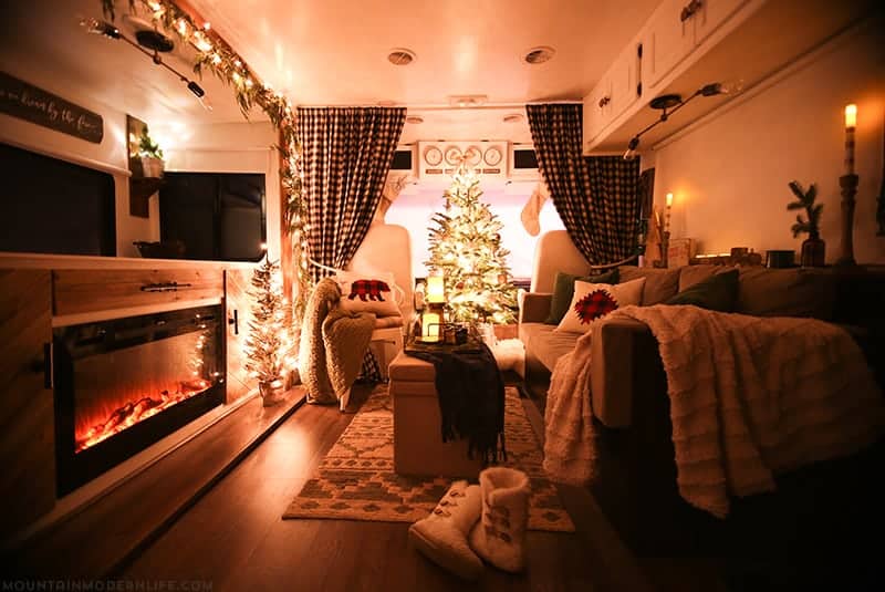 christmas-decoations-at-night-inside-rv-mountainmodernlife-com