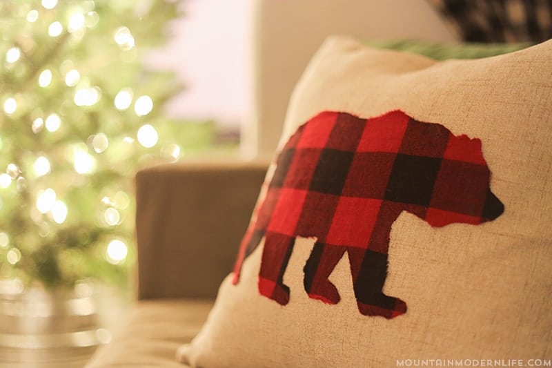 Love Buffalo Plaid? See how easy it is to make these No-Sew Rustic Winter Pillows that you can keep around after the holidays! MountainModernLife.com