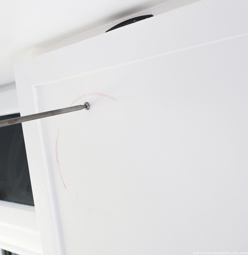 Looking to add a bit of wanderlust to your home? See how easy it is to create your own time zone clocks. MountainModernLife.com