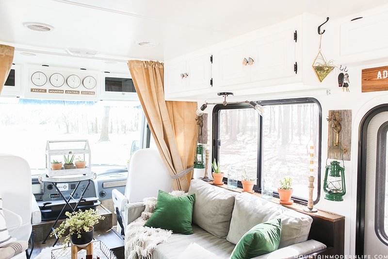 rustic-modern-rv-design-mountainmodernlife.com Could you live in less than 300 square feet? See how this outdated motorhome was completely transformed into a rustic modern RV! MountainModernLife.com