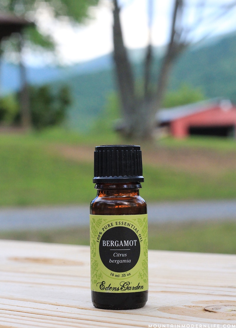Looking to incorporate natural remedies into your lifestyle? Here are 6 of my favorite single essential oils that I frequently use. | MountainModernLife.com