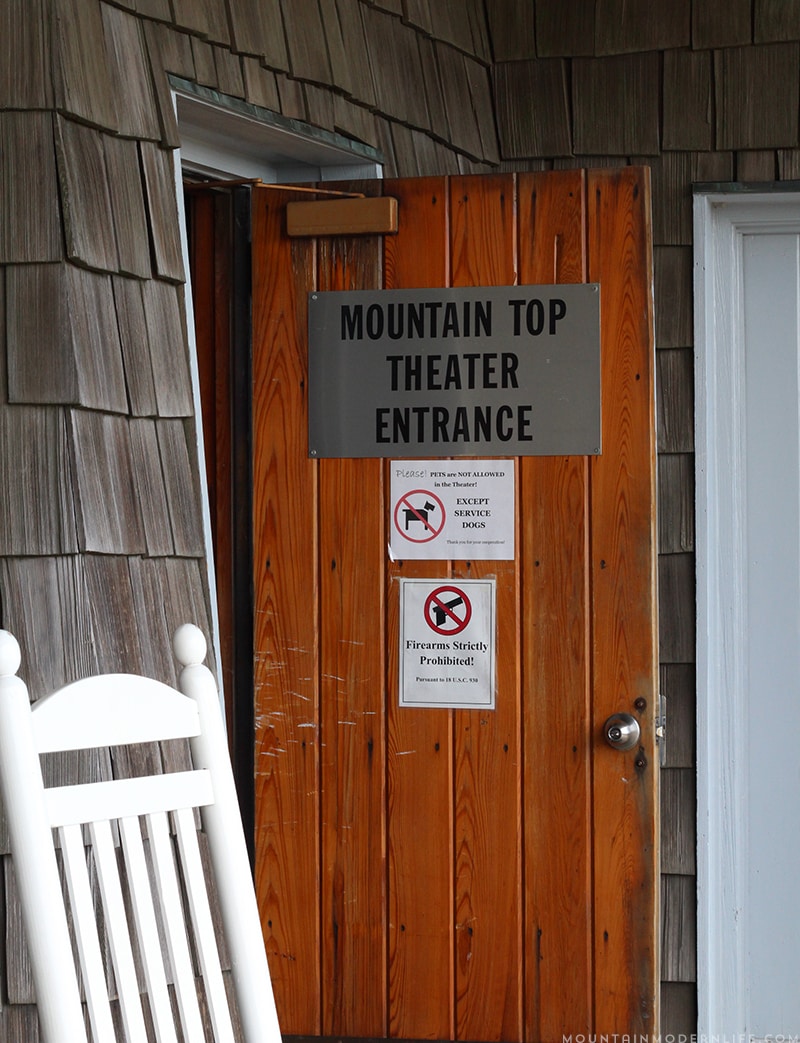 mountain-top-theatre-brasstown-bald-mountainmodernlife.com Have you visited to the highest point in Georgia? If not you should check out Brasstown Bald, the views will take your breath away. | MountainModernLife.com