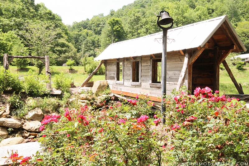 Looking for a majestic North Carolina Mountain Getaway for your destination wedding or next vacation? Check out Memory Mountain at Wolf Laurel! MountainModernLife.com