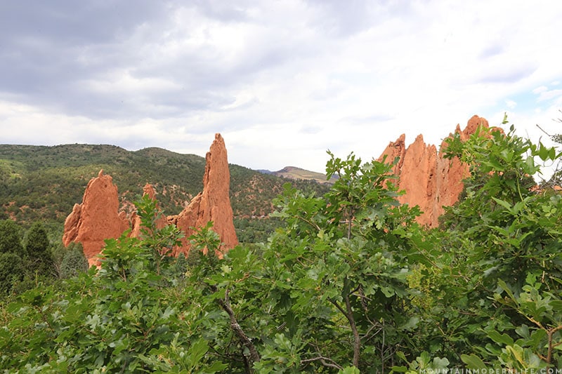 Looking for something free to do around Colorado Springs? Visit Garden of the Gods and see stunning rock formations set against spectacular mountain views! MountainModernLife.com