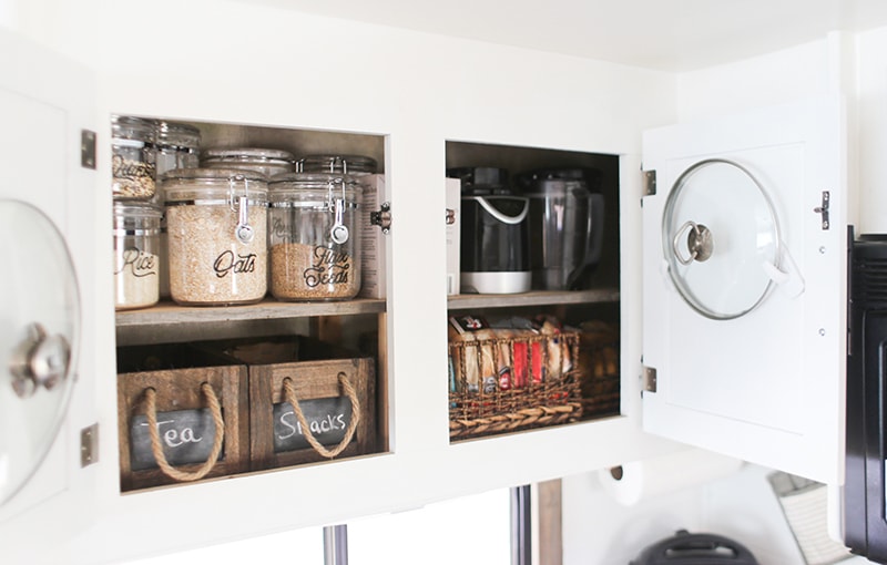 Looking for ways to maximize the space in your RV? Here are some tips for Organizing a Tiny Kitchen! MountainModernLife.com