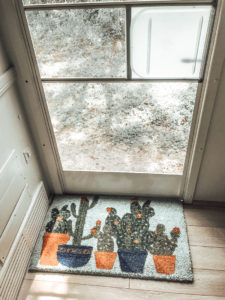 Tour this&nbsp;tiny home that feels more like a cozy cottage than a camper! Photos from CleverFoxMama (Instagram)