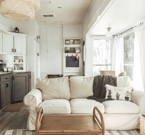 Tour this&nbsp;tiny home that feels more like a cozy cottage than a camper! Photos from CleverFoxMama (Instagram)
