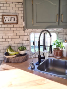 Tour this Modern Country Travel Trailer Renovation from Kalifornia Kountry of Instagram! Featured on MountainModernLife.com