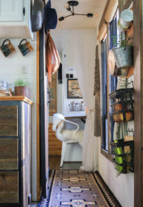 Check out these 10 Southwestern Rug Runners that will add cabin vibes to your home or RV + Enter the GIVEAWAY to win your own rug! MountainModernLife.com