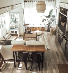 Tour this&nbsp;tiny home that feels more like a cozy cottage than a camper! Photos from CleverFoxMama (Instagram)