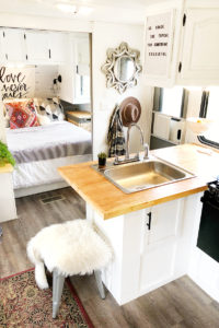 (Camper) Design Vibes Featuring ThoseByrneGirls: See how a family of 6 travels in this bohemian-inspired Camper! MountainModernLife.com