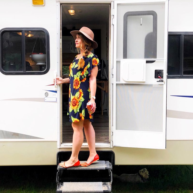 (Camper) Design Vibes: Tour this beautiful, bohemian-inspired camper that belongs to a family of 6! / Photos from ThoseByrneGirls / Featured on MountainModernLife.com