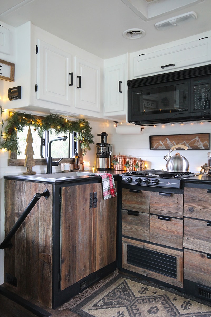 See how these tiny home dwellers decorated for the holidays in this cozy RV Christmas Tour #mycamperchristmas #RVtour