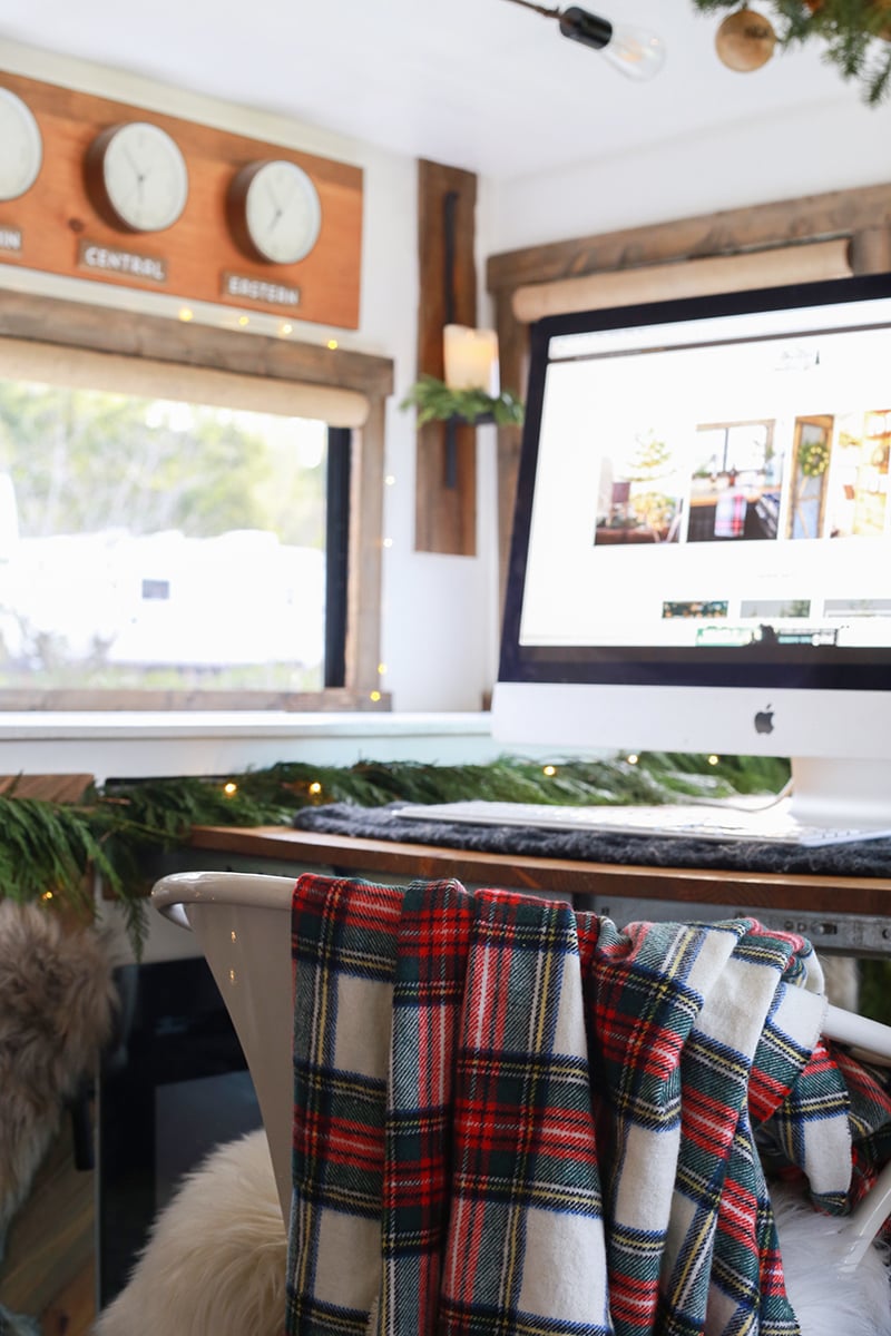 See how these tiny home dwellers decorated for the holidays in this cozy RV Christmas Tour #mycamperchristmas #RVtour