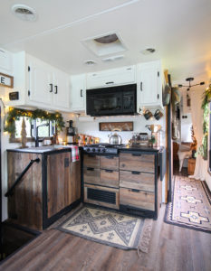 Cozy RV Christmas Tour | MountainModernLife.com #mycamperchristmas #RVtour