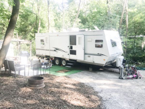 Tour this kid-friendly modern rustic camper created by a husband and wife design team, @Joinery&DesignCo! Featured on MountainModernLife.com #camperreno #campermakeover #camperremodel #tinyhometour #modernrustic