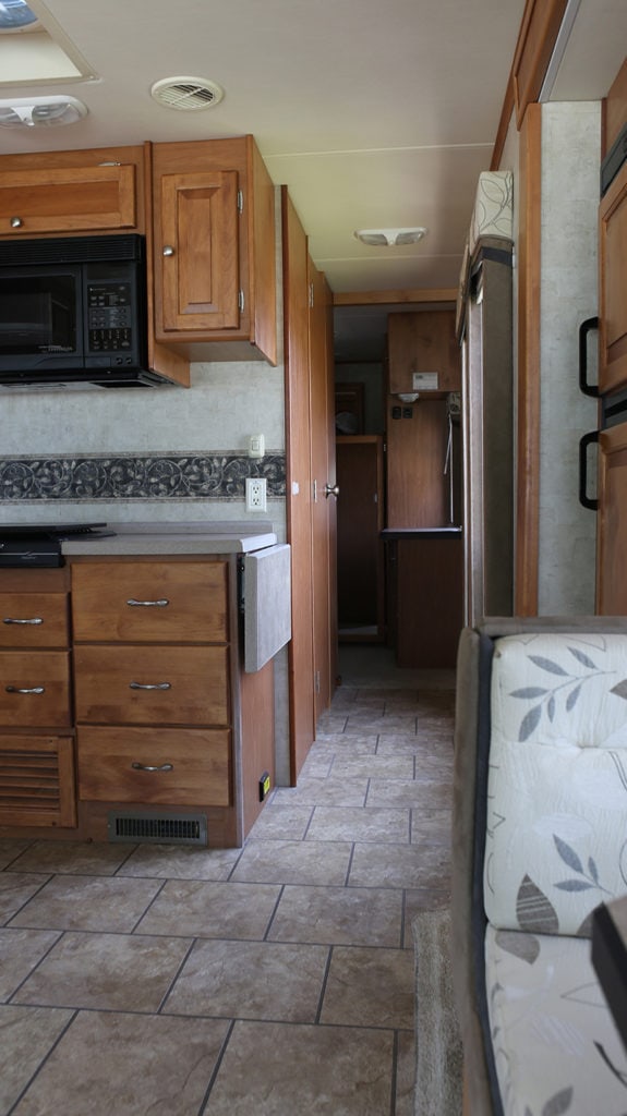 Tiffin Allegro Open Road 32LA interior