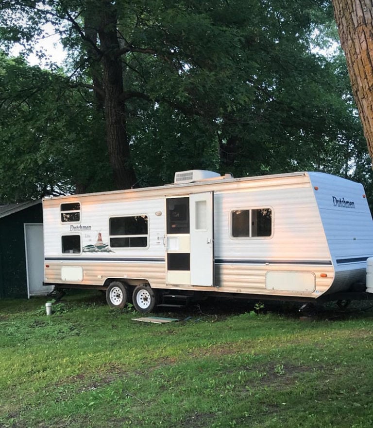 This farmhouse camper was transformed for 500! Mountain Modern Life