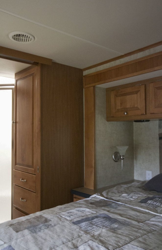 Tiffin Allegro Openroad 32LA before renovation