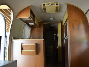 Camper Tour: Meet Magdalene the Airstream (for sale!), a vintage trailer renovated by Steady Streamin’ Cashios! | Featured on MountainModernLife.com