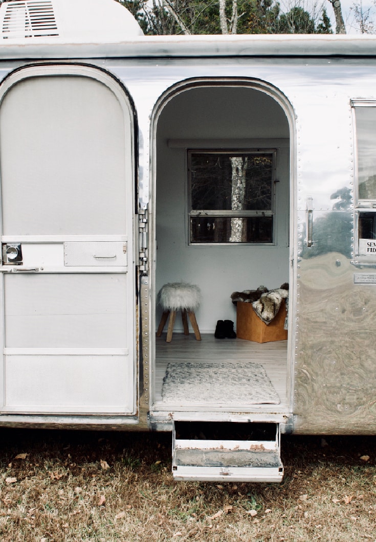Camper Tour: Meet Magdalene the Airstream, a vintage trailer renovated by @SteadyStreaminCashios! | Featured on MountainModernLife.com