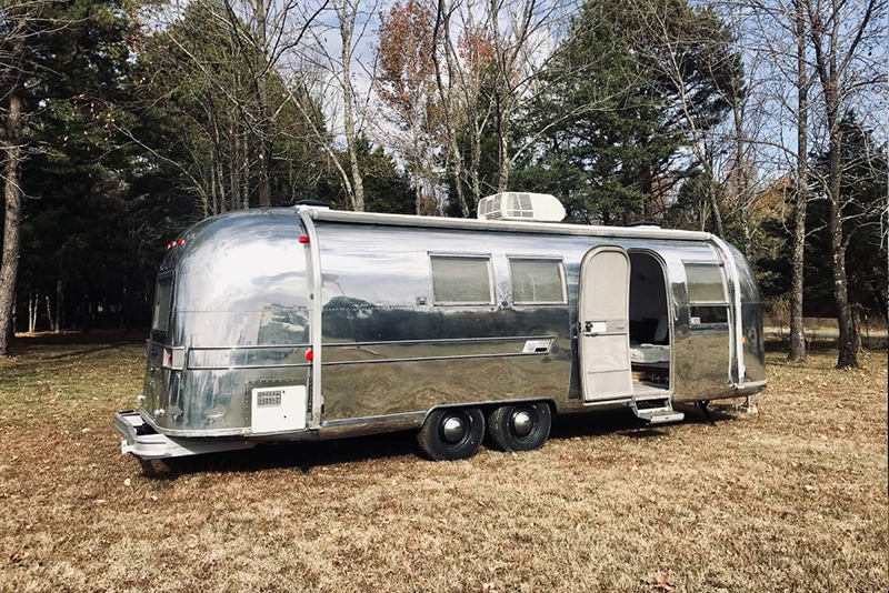 Camper Tour: Meet Magdalene the Airstream, a vintage trailer renovated by @SteadyStreaminCashios! | Featured on MountainModernLife.com