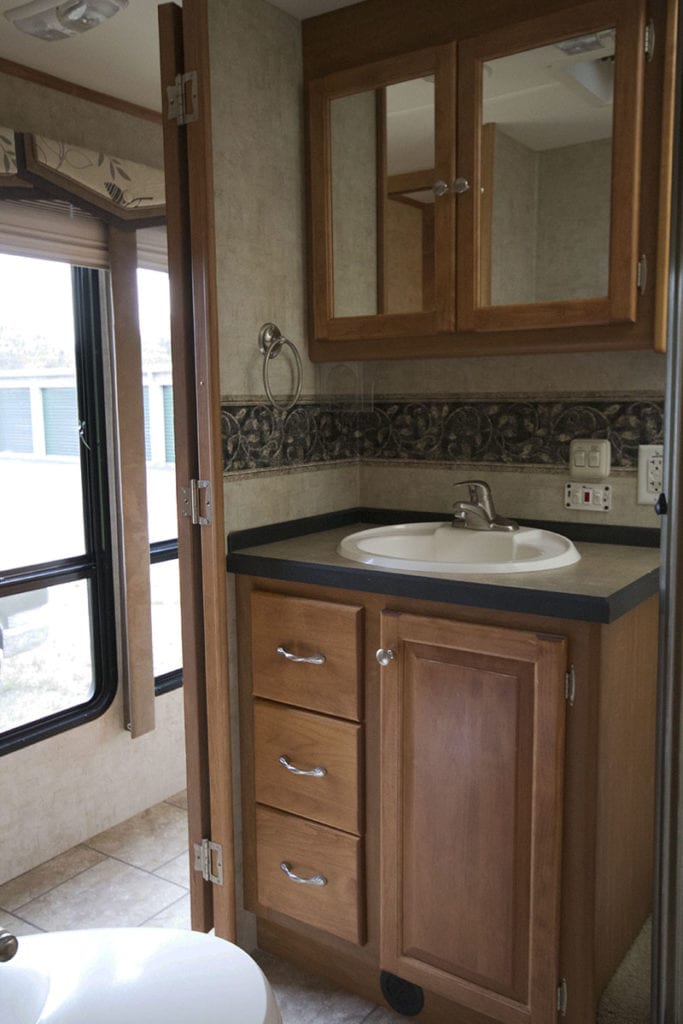 Tiffin Openroad Bathroom