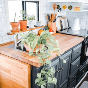 See how a couple transformed their 1989 motorhome into a bohemian-inspired sanctuary! View the tour from @TheRamblrRV on MountainModernLife.com