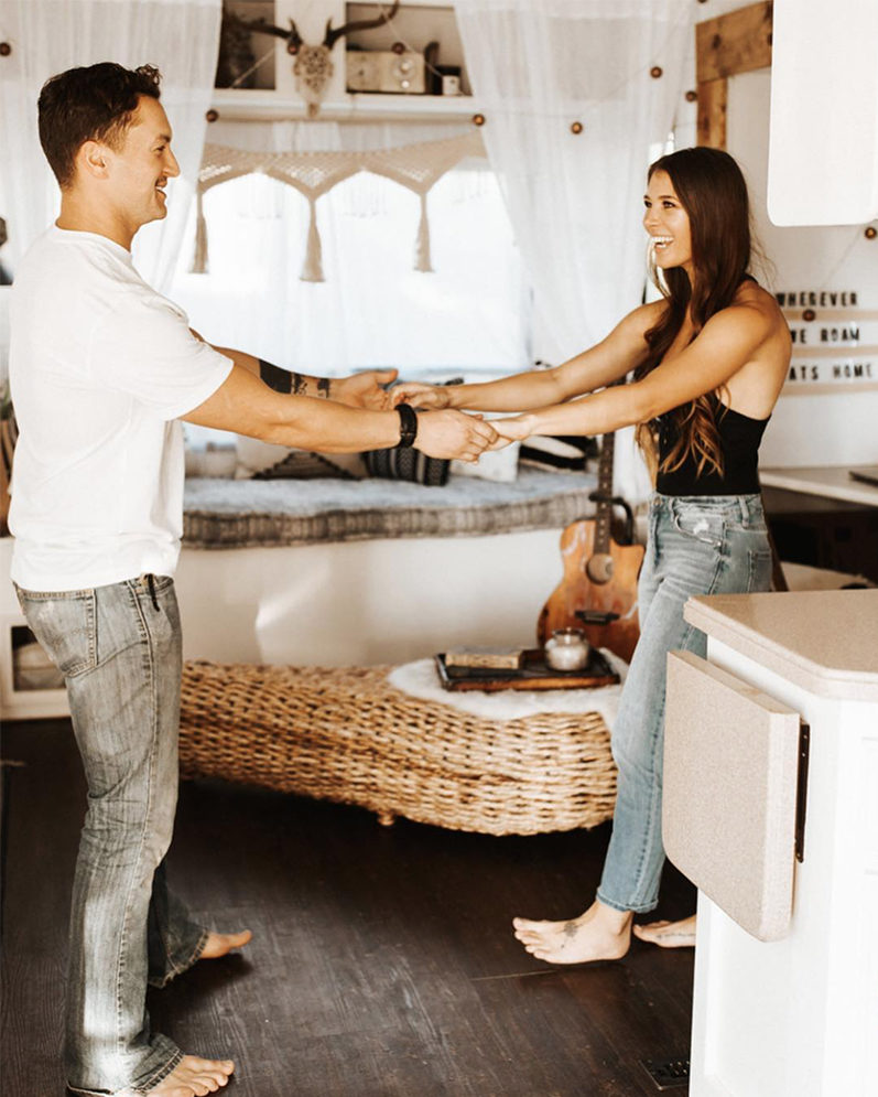 See how a couple transformed their outdated RV into a boho surf shack! Renovation from @ShelbyAdrift - Featured on MountainModernLife.com!