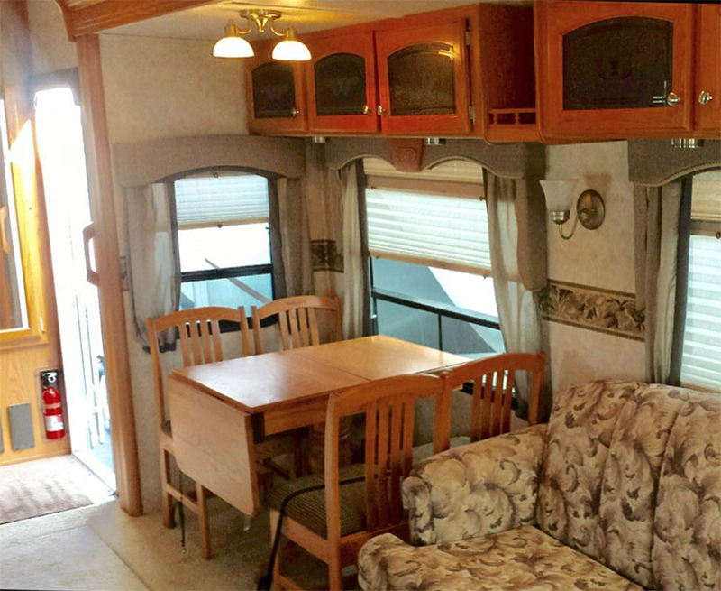 See how a couple transformed their outdated RV into a boho surf shack! Renovation from @ShelbyAdrift - Featured on MountainModernLife.com!
