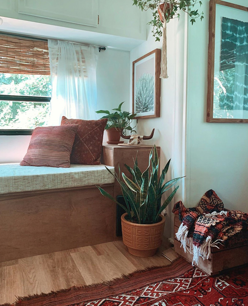 The muted earth tones in this eclectic camper will have you dreaming of the desert | Featuring @madefreeco on MountainModernLife.com