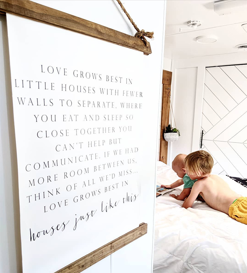 RV Remodel Featuring @WhiteHouseMuddyFeet on MountainModernLife.com