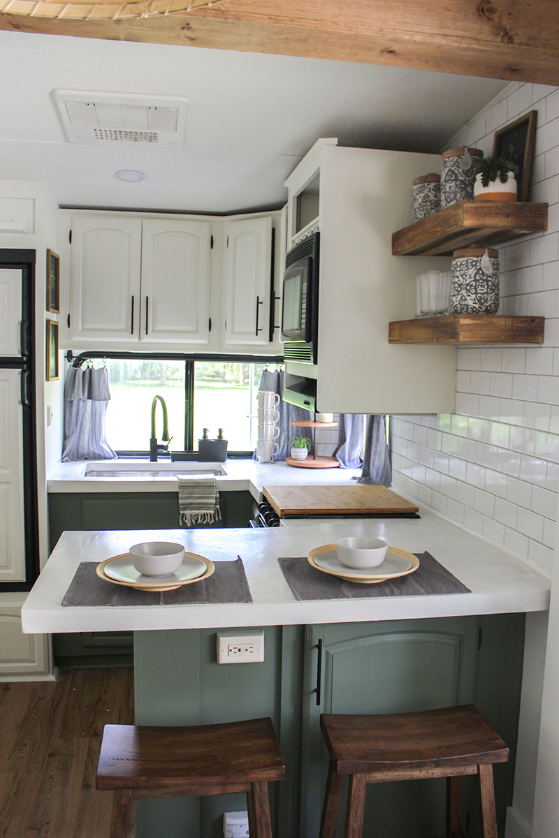 This Remodeled Rv Has The Coziest Fireplace You Ve Ever Seen In A