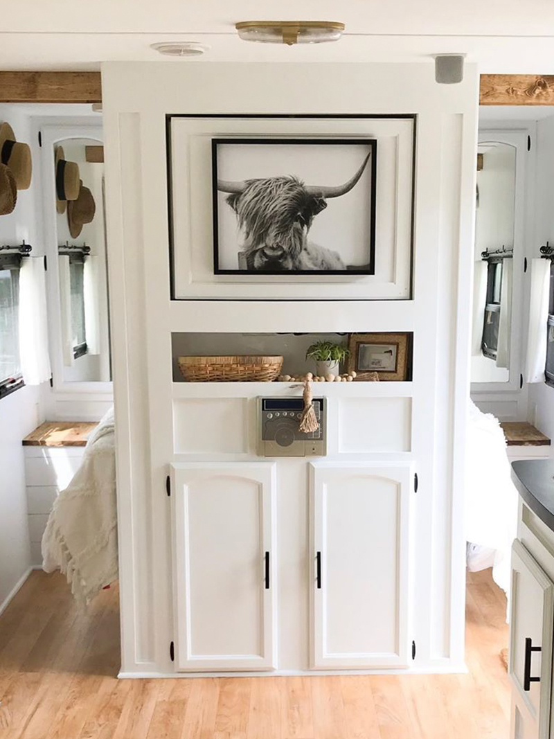 This Nashville Couple brings new life to outdated campers! Come see the before and after photos of their Forest River RV transformation! Featuring @bestofourtodays on MountainModernLife.com