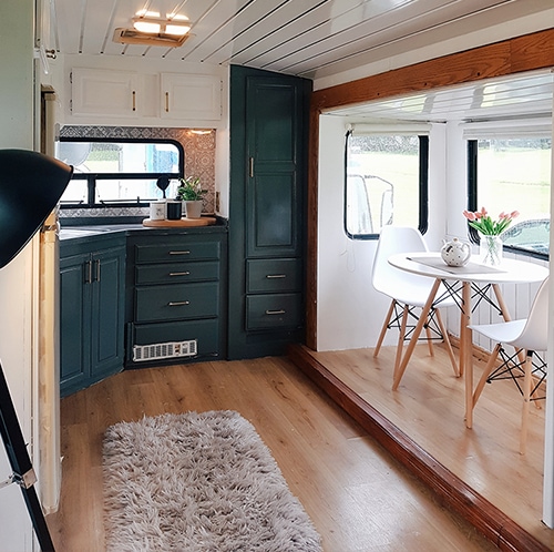 This couple travels around Ireland in their revamped caravan! Featuring @fifthwheel.fixerupper on MountainModernLife.com