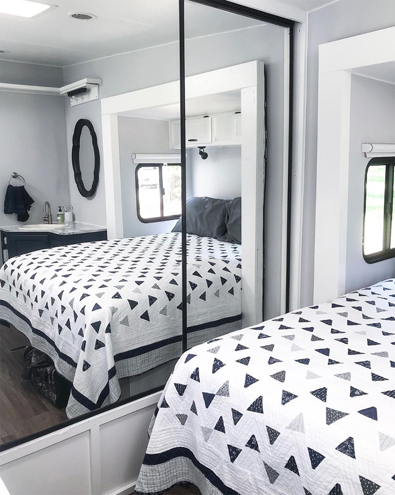 Rv Tour Remodeled 5th Wheel From Fifthwheelfarmhouse