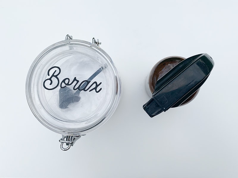 How to remove bugs from reclaimed wood with Borax | MountainModernLife.com